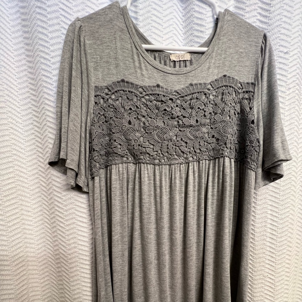 Womens 1x lace shirt